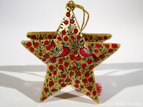 Red bird star decoration product photo